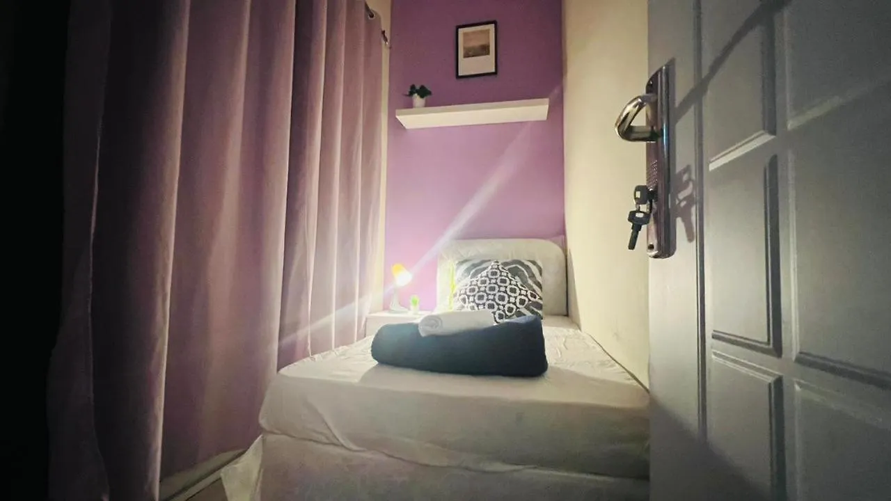 Peaceful Partition Room Near Mall Of The Emirates 두바이