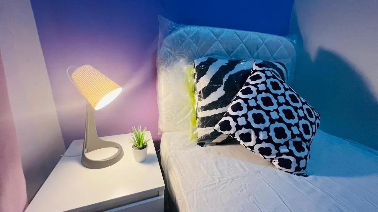 Homestay Peaceful Partition Room Near Mall Of The Emirates Dubai